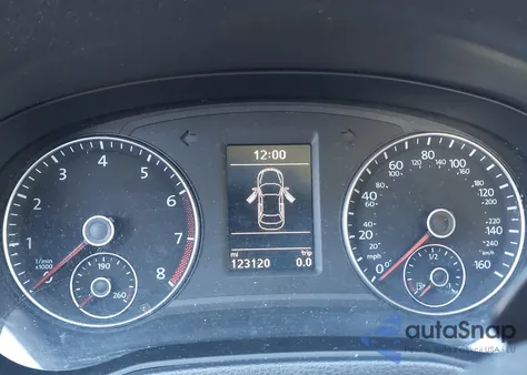 2015 Volkswagen Passat 1.8T Sport z USA, uszkodzony, nr VIN 1VWBT7A37FC064798